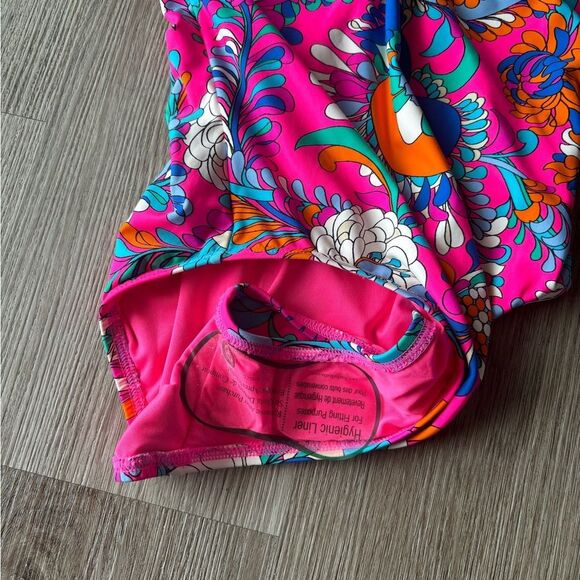 Kate Spade Cinch Front Underwire One Piece Swimsuit - Picture 7 of 12